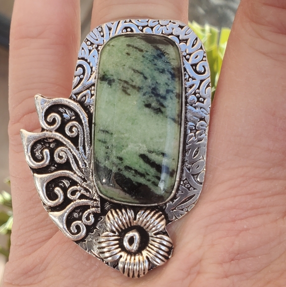 New Ruby Zoisite Carved 925 Silver Statement Ring. - Picture 9 of 16
